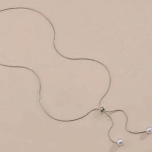 - Silver adjustable pearl necklace